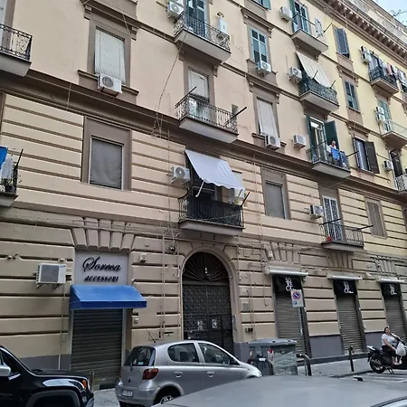 Urania'S Apartment-3